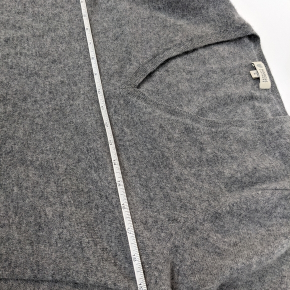 Gray Kinross cashmere v neck sweater XL - Picture 3 of 6